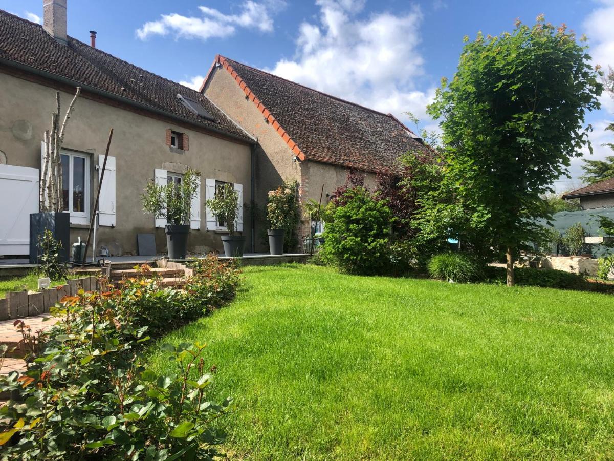 A 10Mn De Vichy Studio Dans Ancienne Etable Eksteriør billede